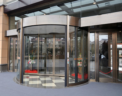 兩翼豪華型旋轉(zhuǎn)門(mén)_酒店及商業(yè)空間在線